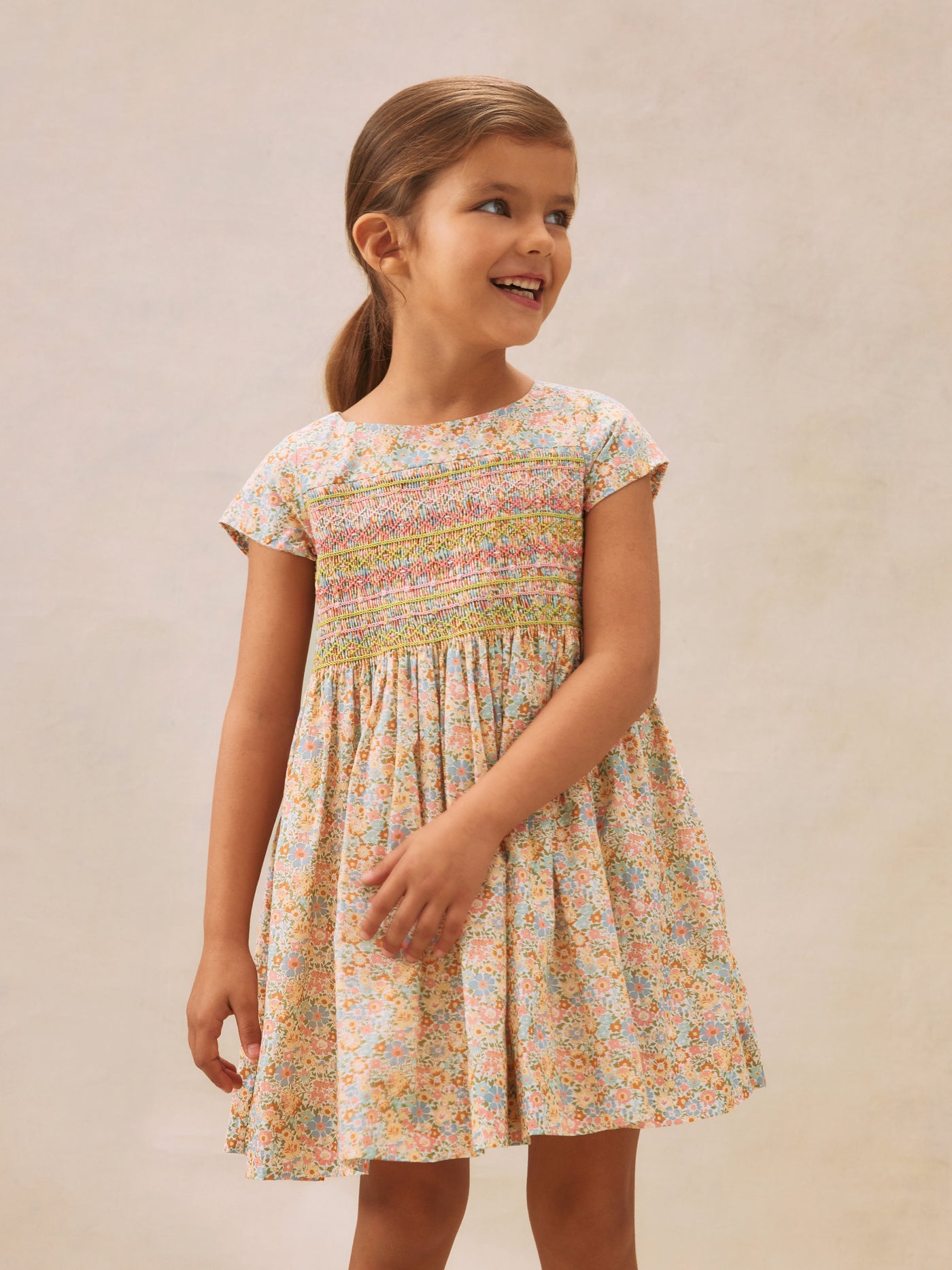Look de niña verano 2025 Vestido Duchesse