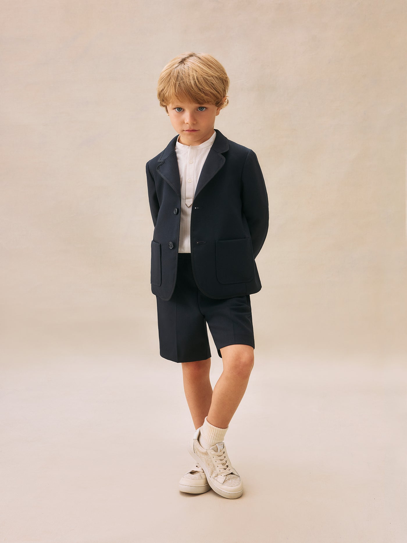 Look de niño verano 2025 Traje negro