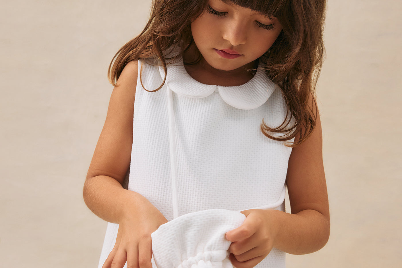 Look de niña verano 2025 Vestido con cuello