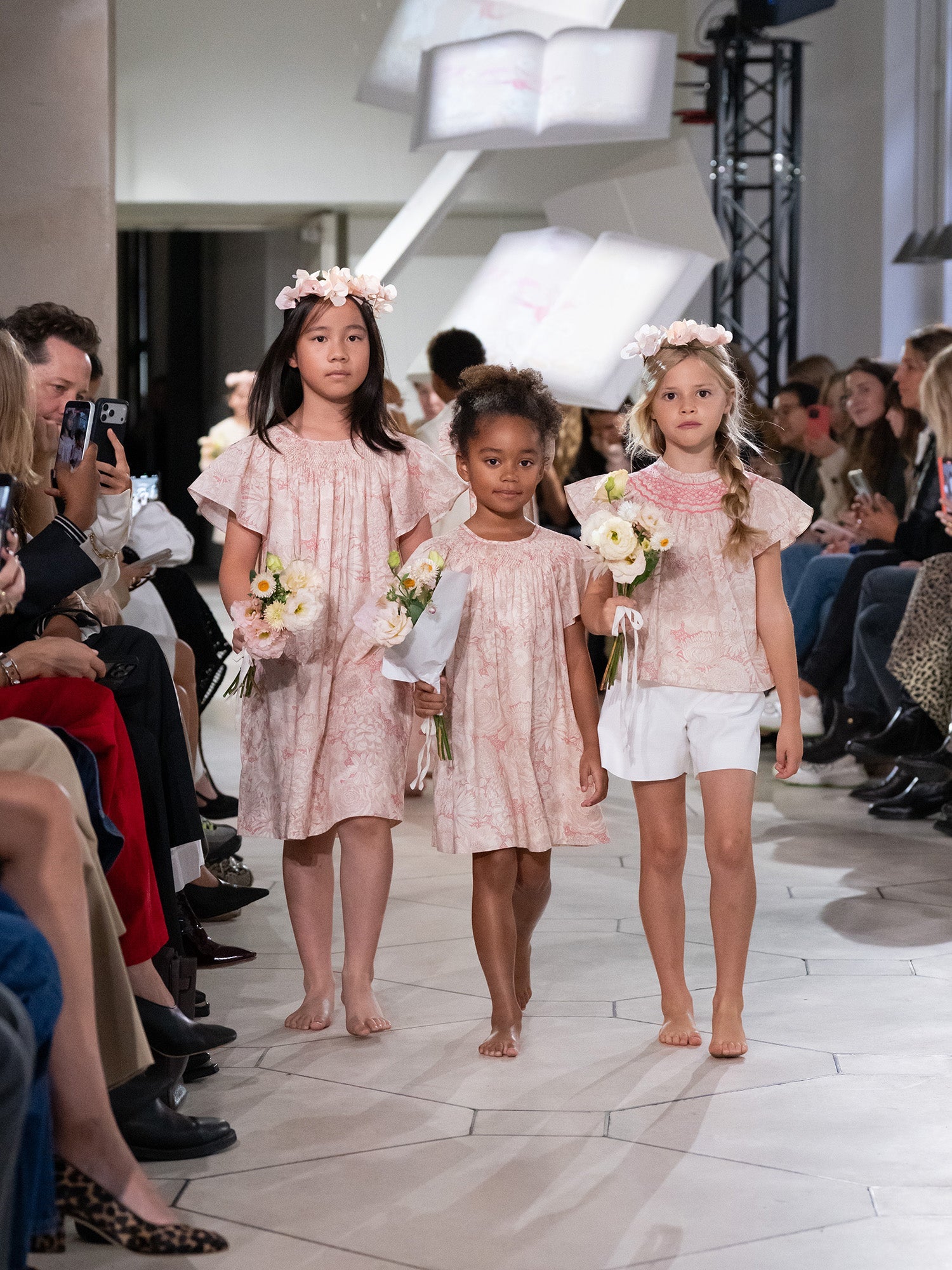 Bonpoint ベビー　シルクドレス Girl Summer 2026 Ceremony Look - Smocked and embroidered dress and