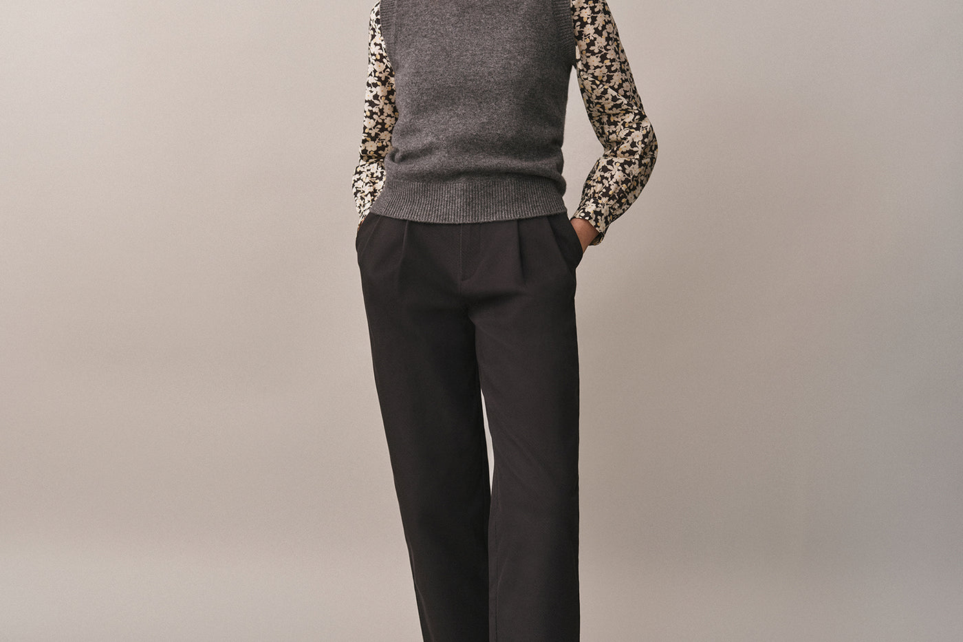 Look de mujer invierno 2025 - Blusa de tejido Liberty