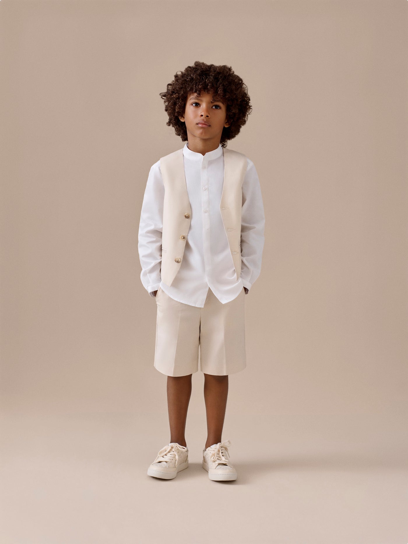 Look de ceremonia para niño verano 2026 - Camisa blanca de algodón