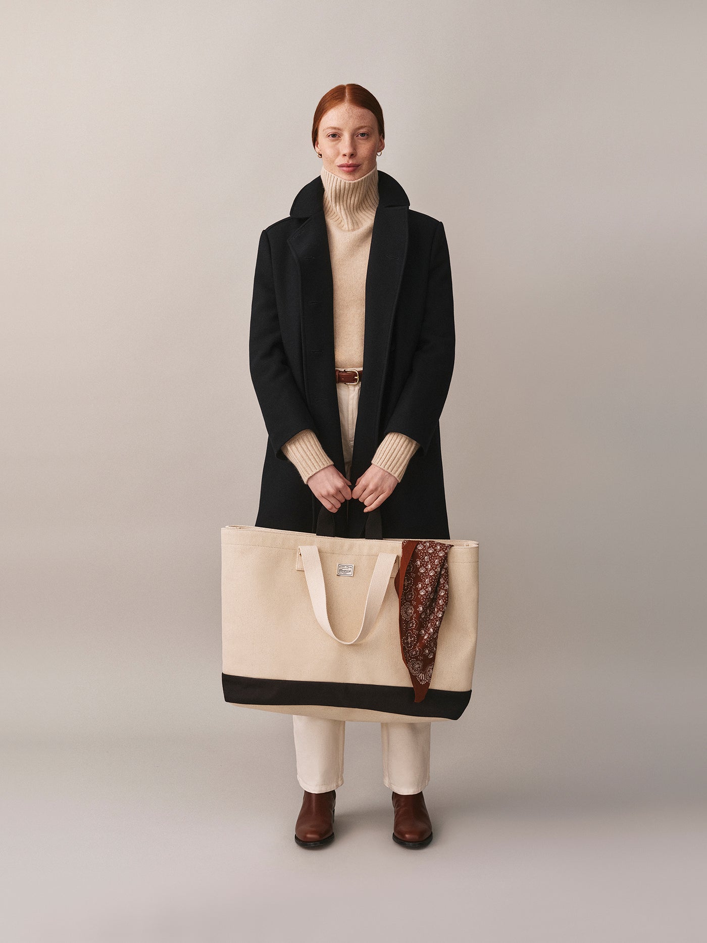 Damen-Winterlook 2025 – Woll-Peacoat