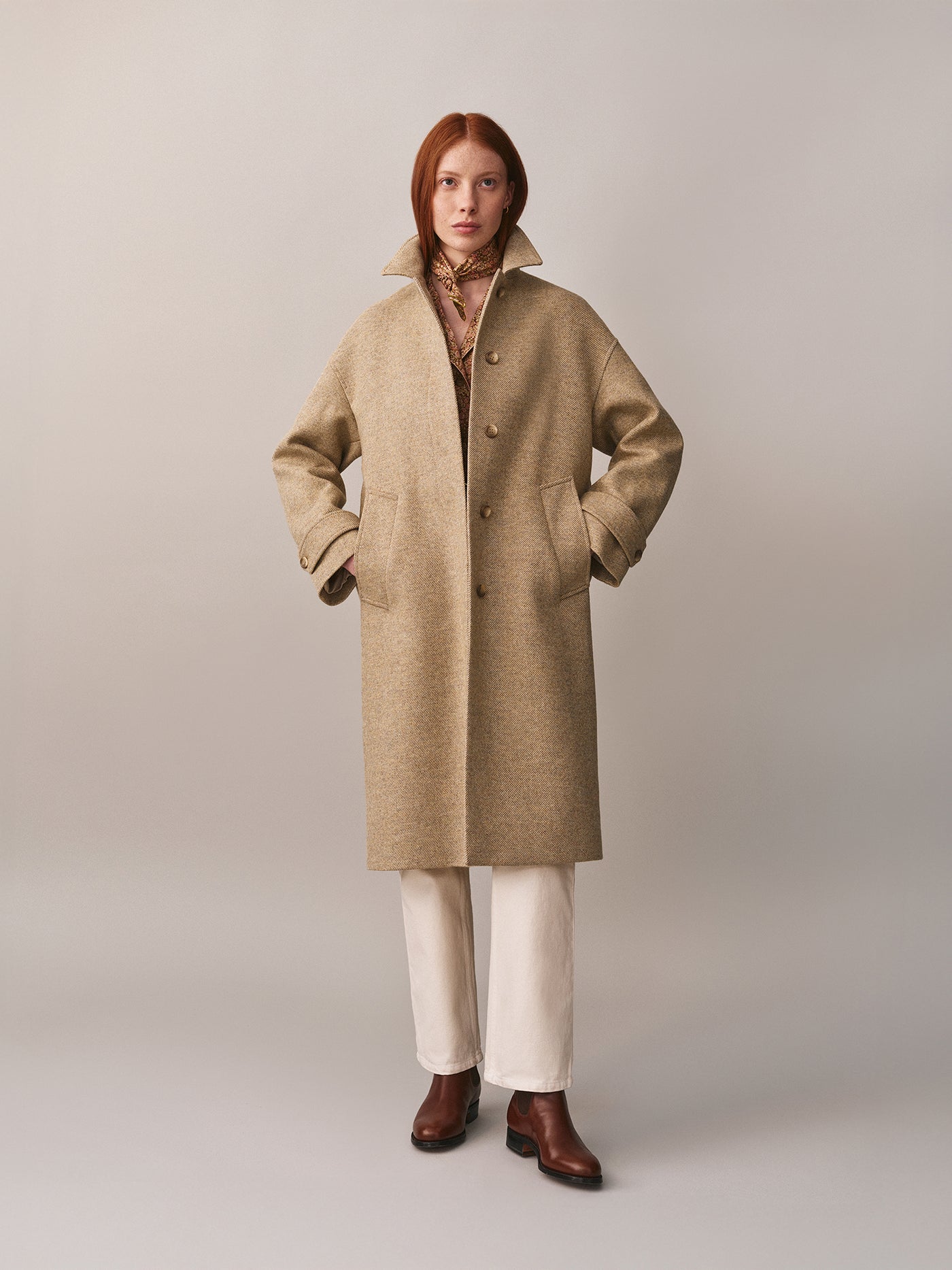 Damen Winterlook 2025 – Wollmantel