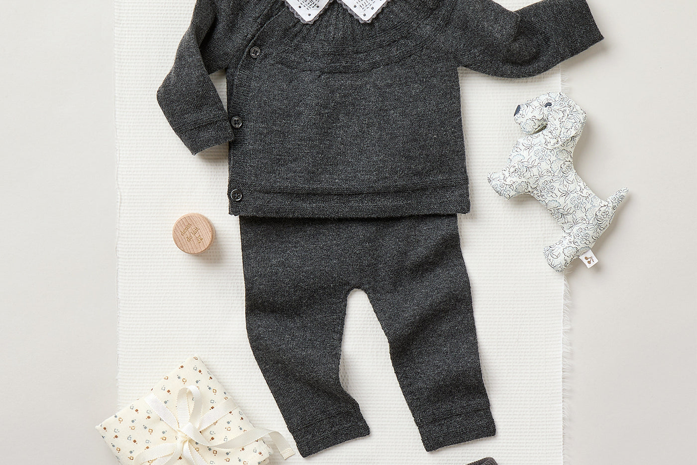 Look Naissance Hiver 2025 - Ensemble Jina en laine
