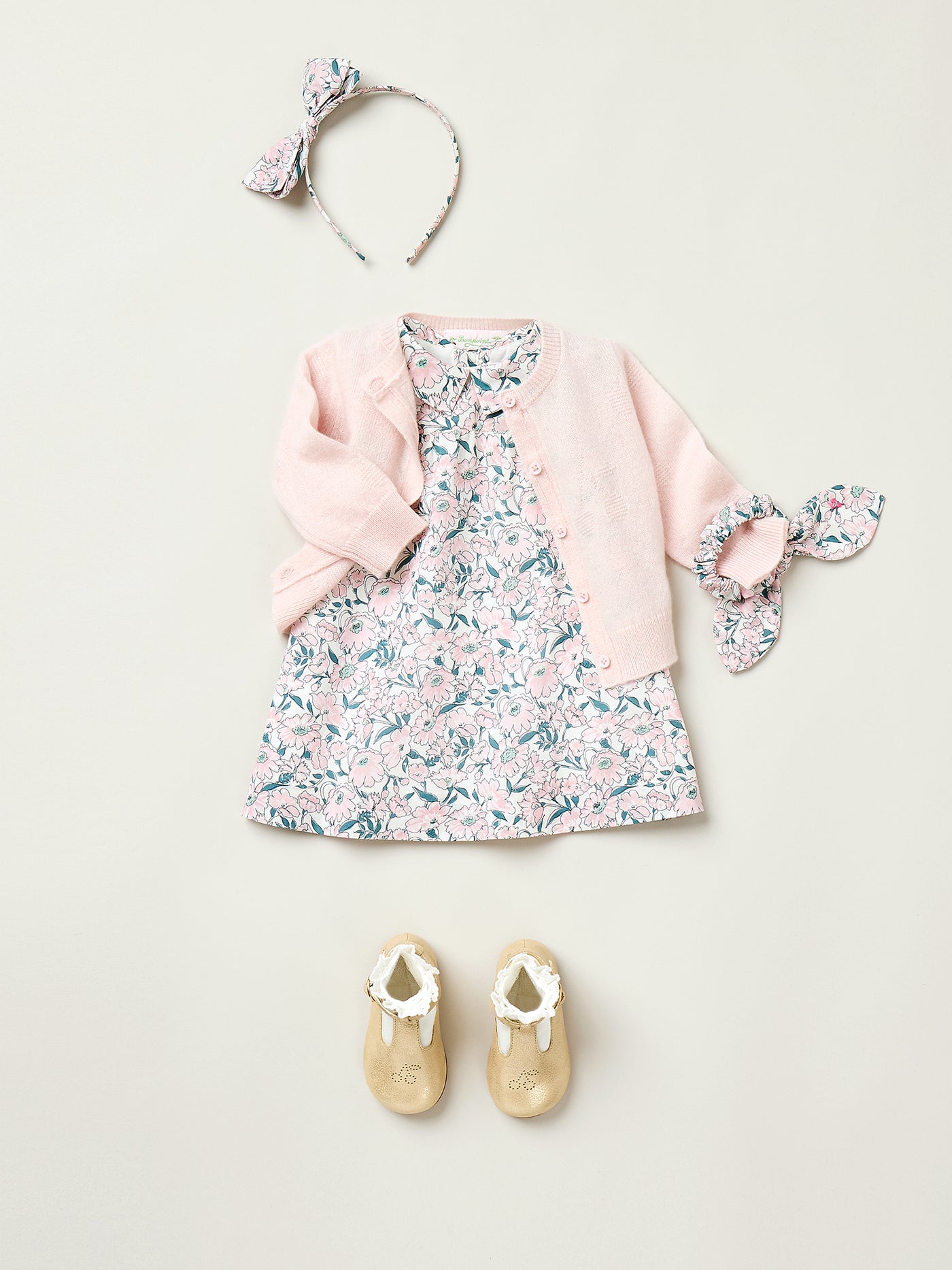 Verano 2025 Look de bebé niña - Vestido Liberty con cuello camisero