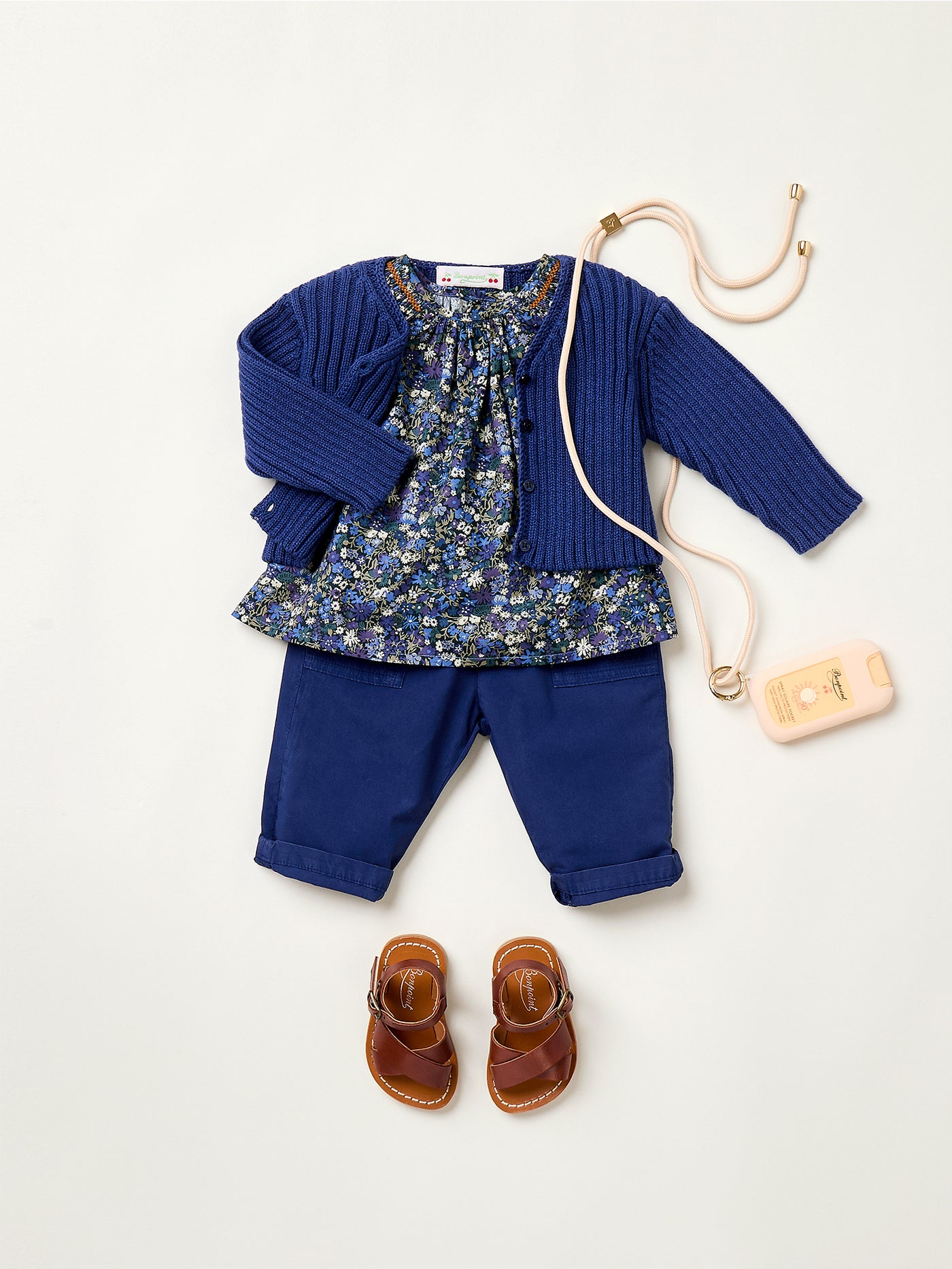 Verano 2025 Look de bebé niña - Blusa de manga con volantes y pantalón azul