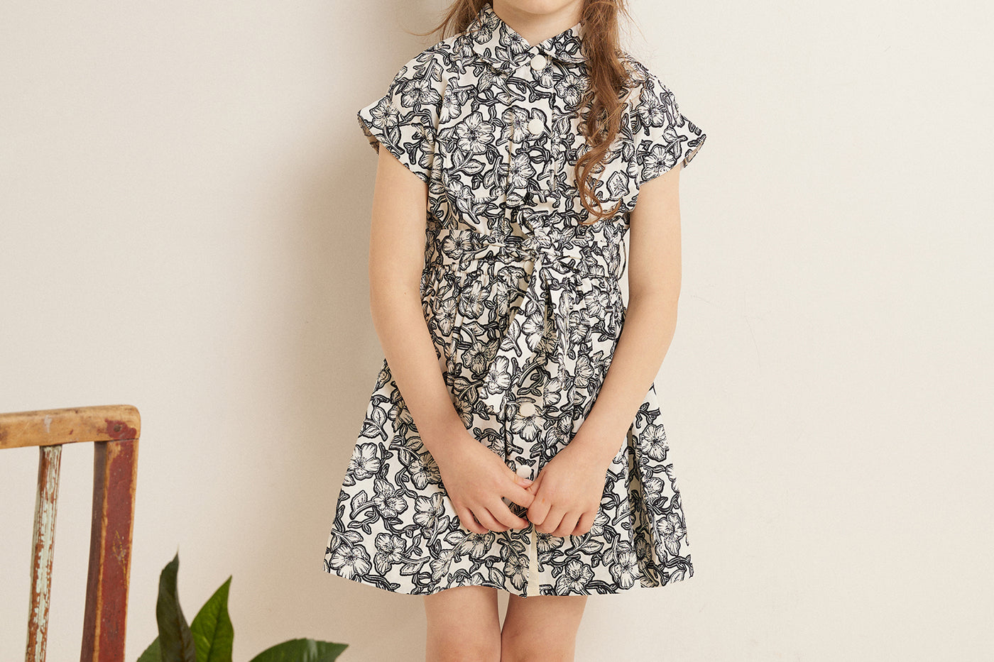 VERANO 2023 VESTIDO NEGRO FLORAL DE NIÑA