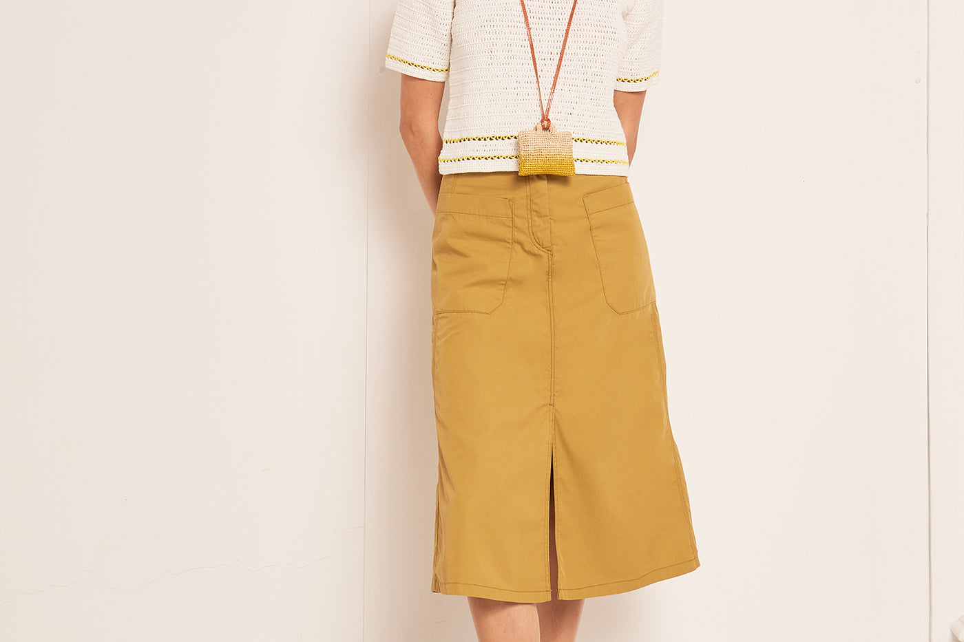 VERANO 2023 LOOK CON FALDA LARGA DE MUJER