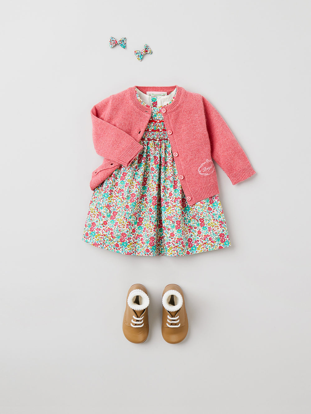 VERANO 2023 LOOK CON CÁRDIGAN ROSA DE BEBÉ NIÑA