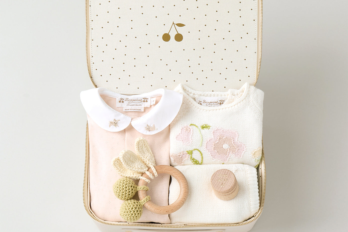 Medium newborn suitcase for girls - Pink pajamas and set in organic cotton