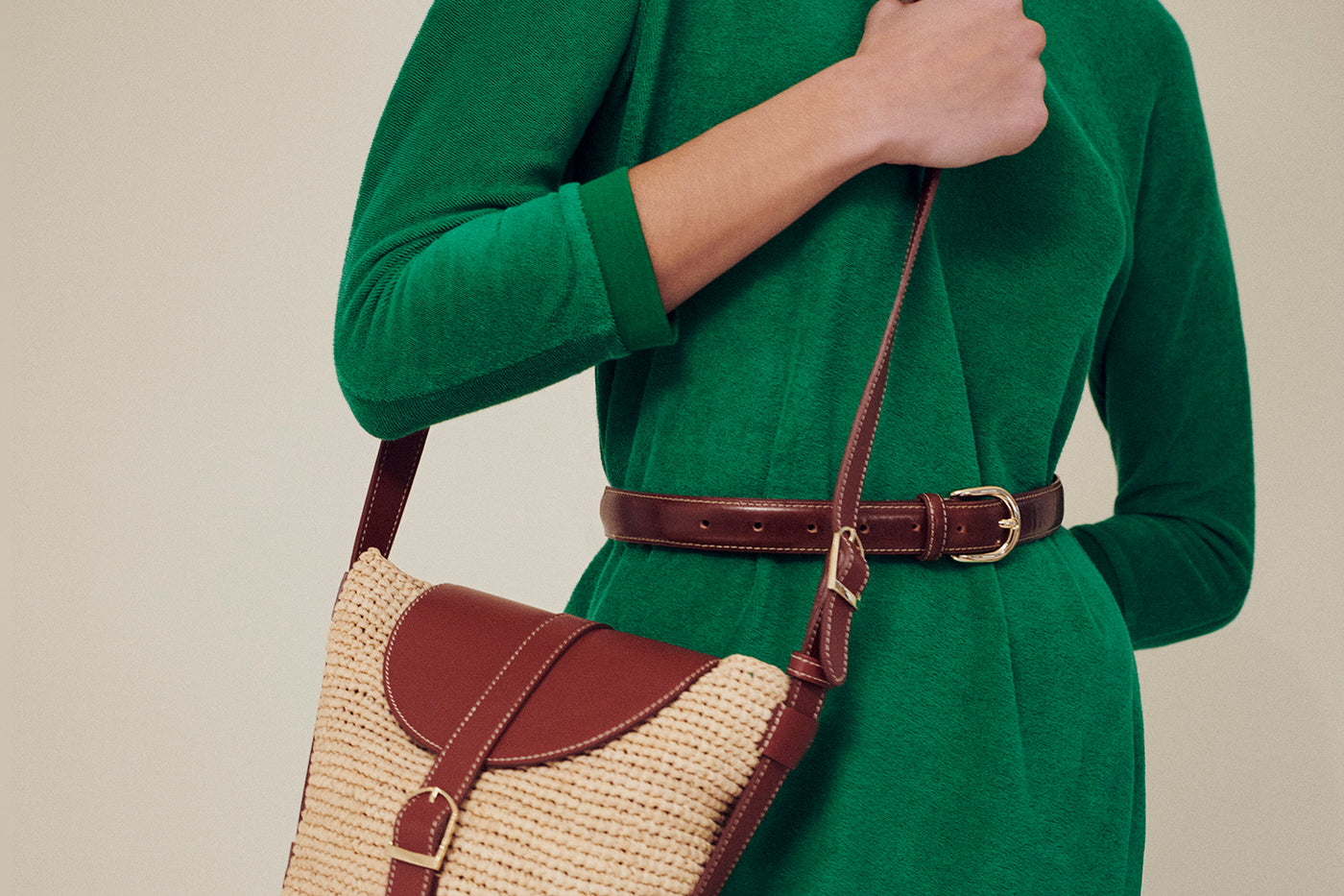 Damen Sommerlook 2025 Grünes Kleid