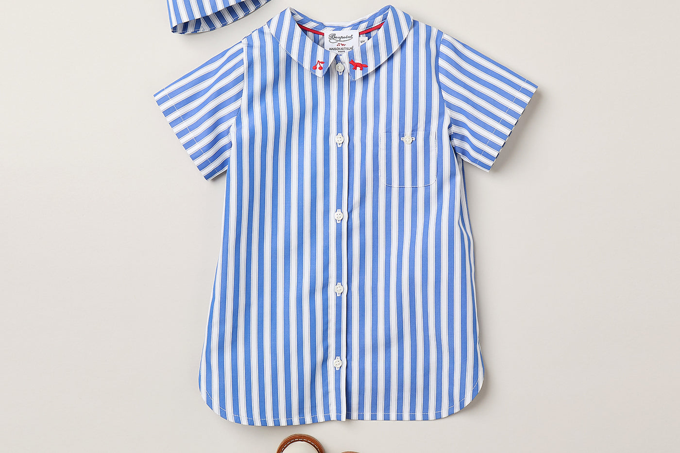 Bonpoint x Maison Kitsuné Baby-Mädchen-Look – Kleid aus Bio-Baumwolle mit besticktem Kragen