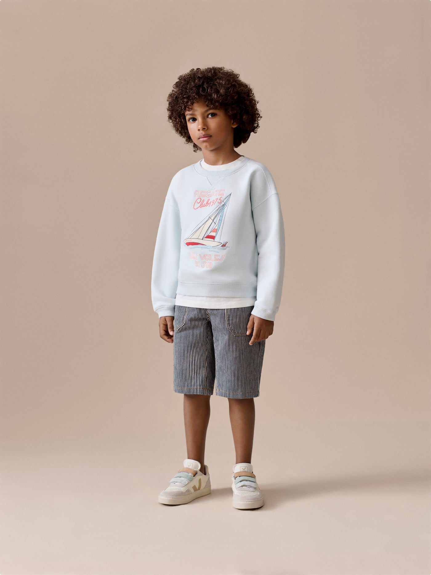 Jungenlook Sommer 2026 - Gestreifte Shorts
