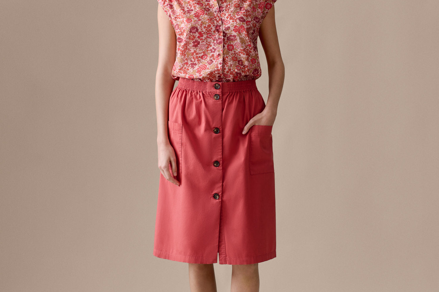 Look Mujer Verano 2026 - Blusa de tela Liberty