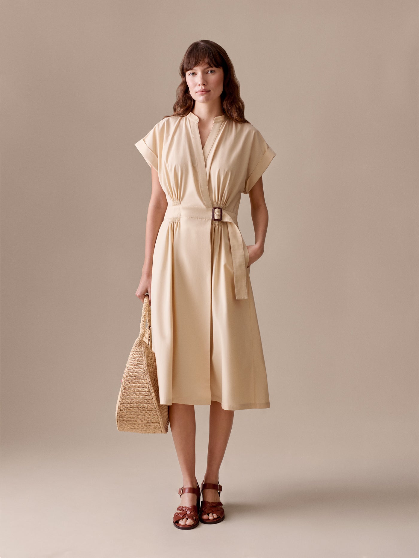 Damen Sommerlook 2026 - Langes Kleid mit Smokarbeit