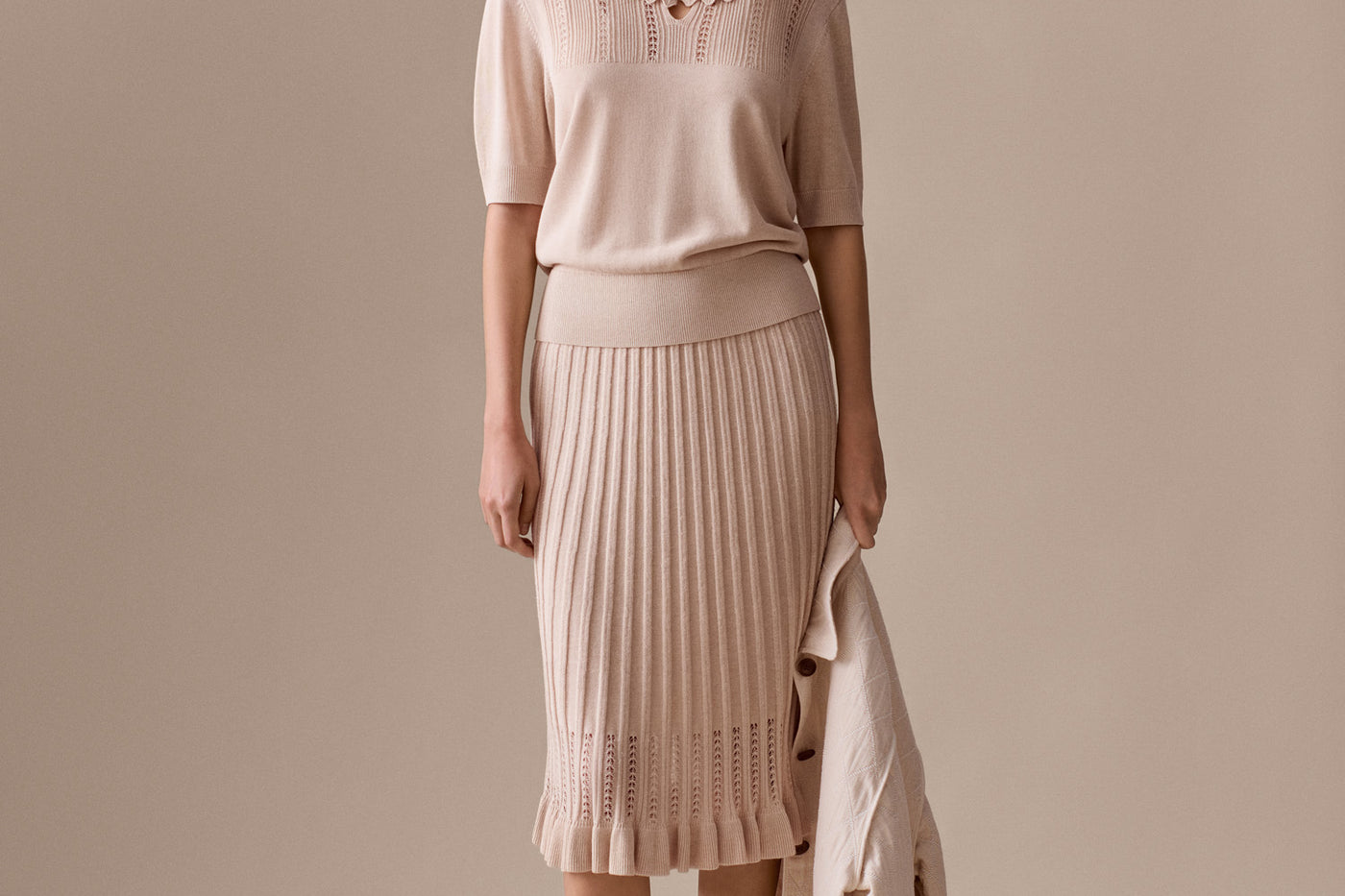 Damen Sommerlook 2026 - Pullover mit Rüschen und Pointelle-Strickmuster