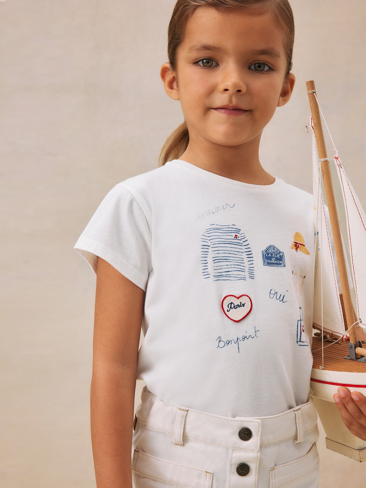 Girl's summer look 2025 Parisian