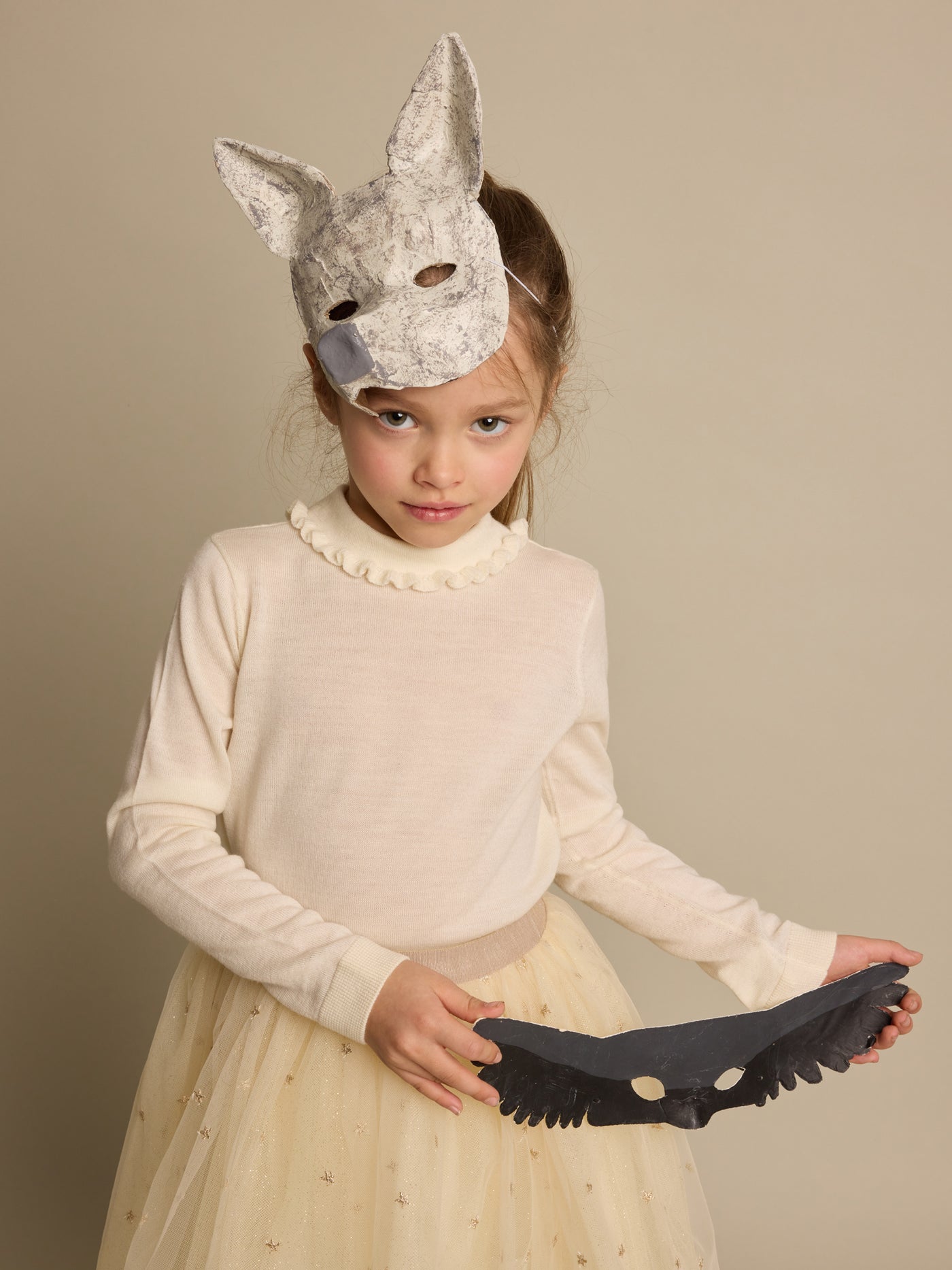 Winter 2023 girl's look tull skirt