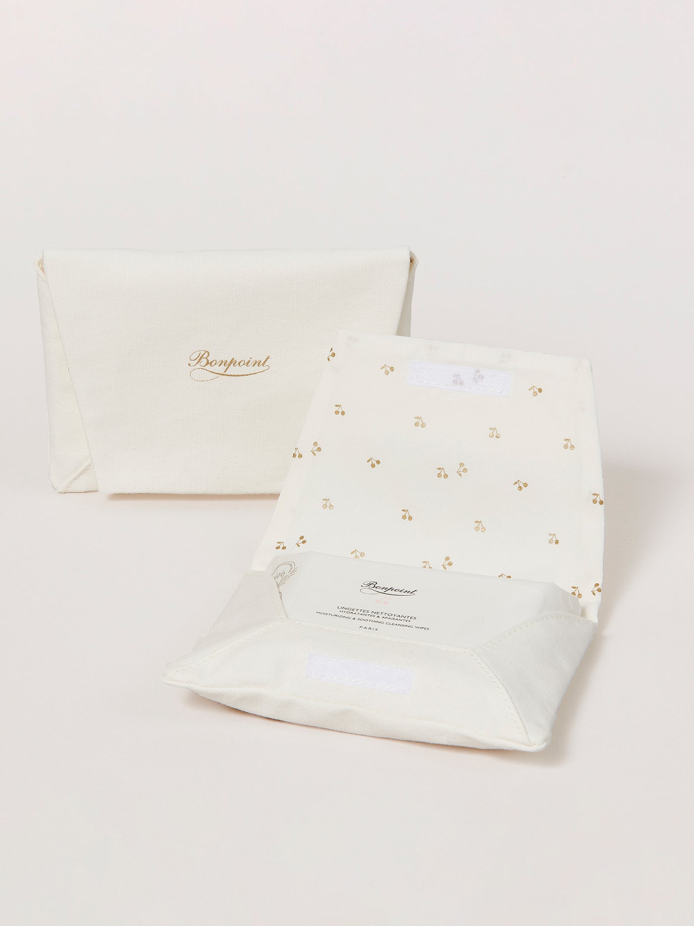 Cleansing wipes x4 with their pouch