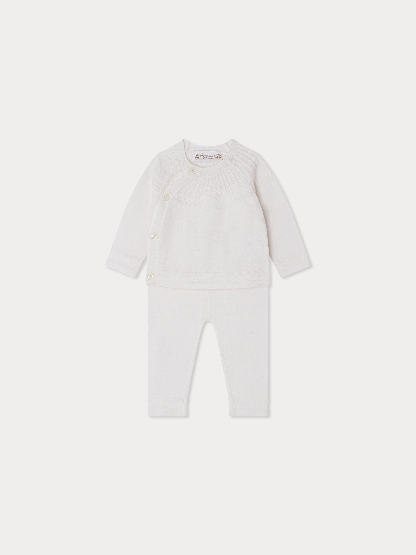 Jina set with fancy stitch on the neckline in white wool