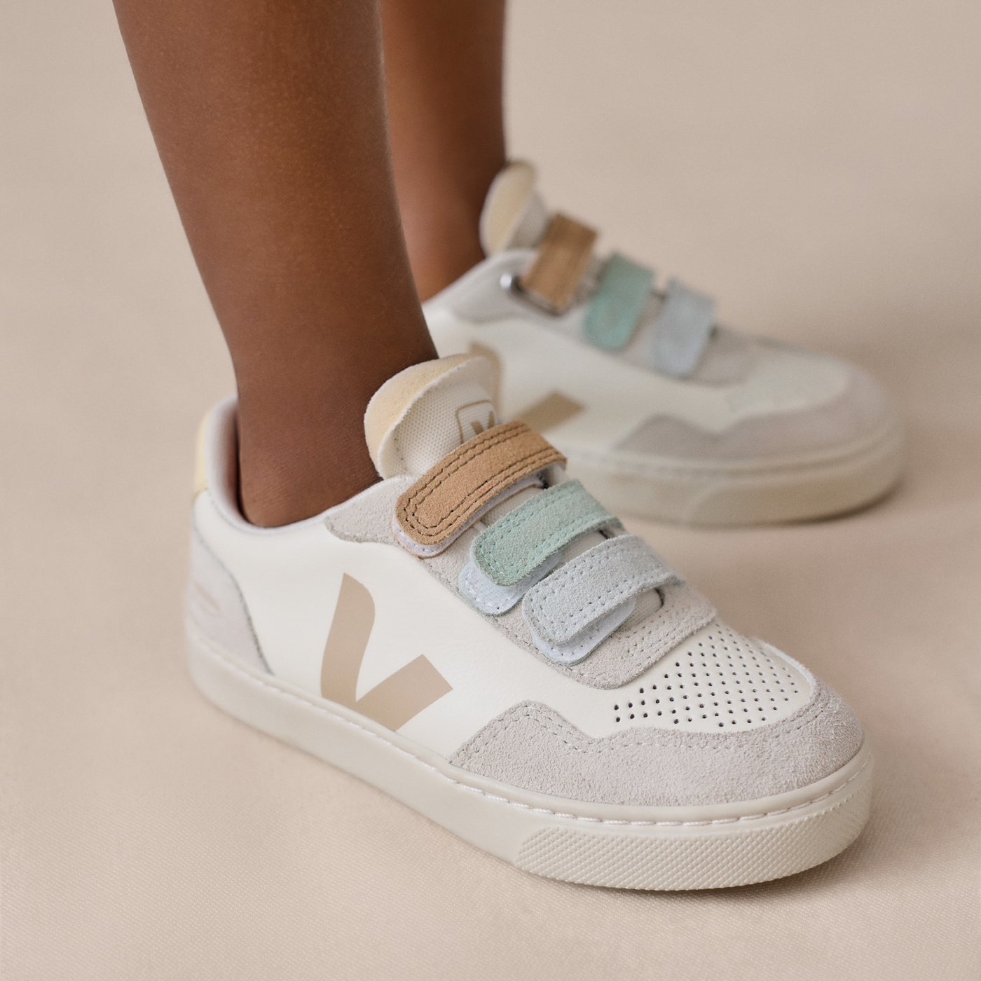 Bonpoint x Veja Baskets Enfant V90 blanches