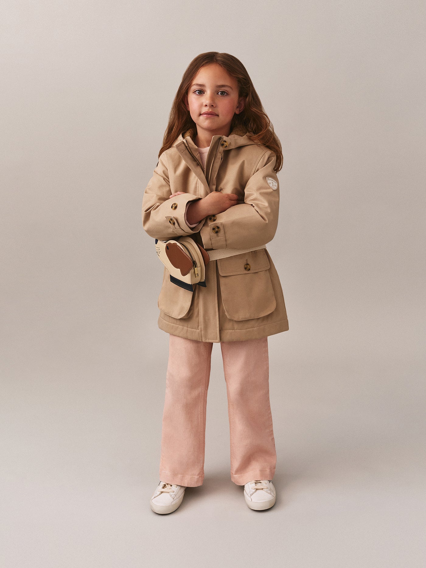 Look de niña invierno 2025 - Chaqueta beige