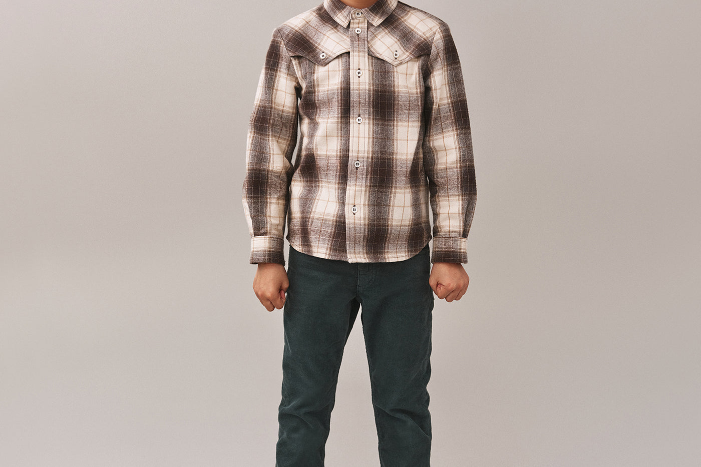 Look de niño invierno 2025 - Camisa de cuadros