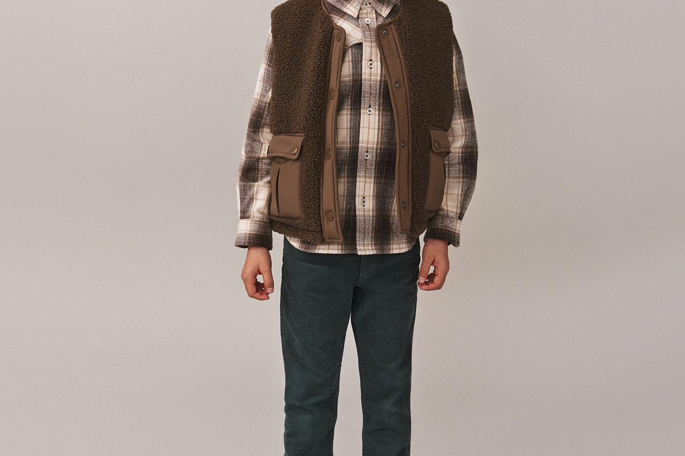 Look de niño invierno 2025 - Camisa de cuadros