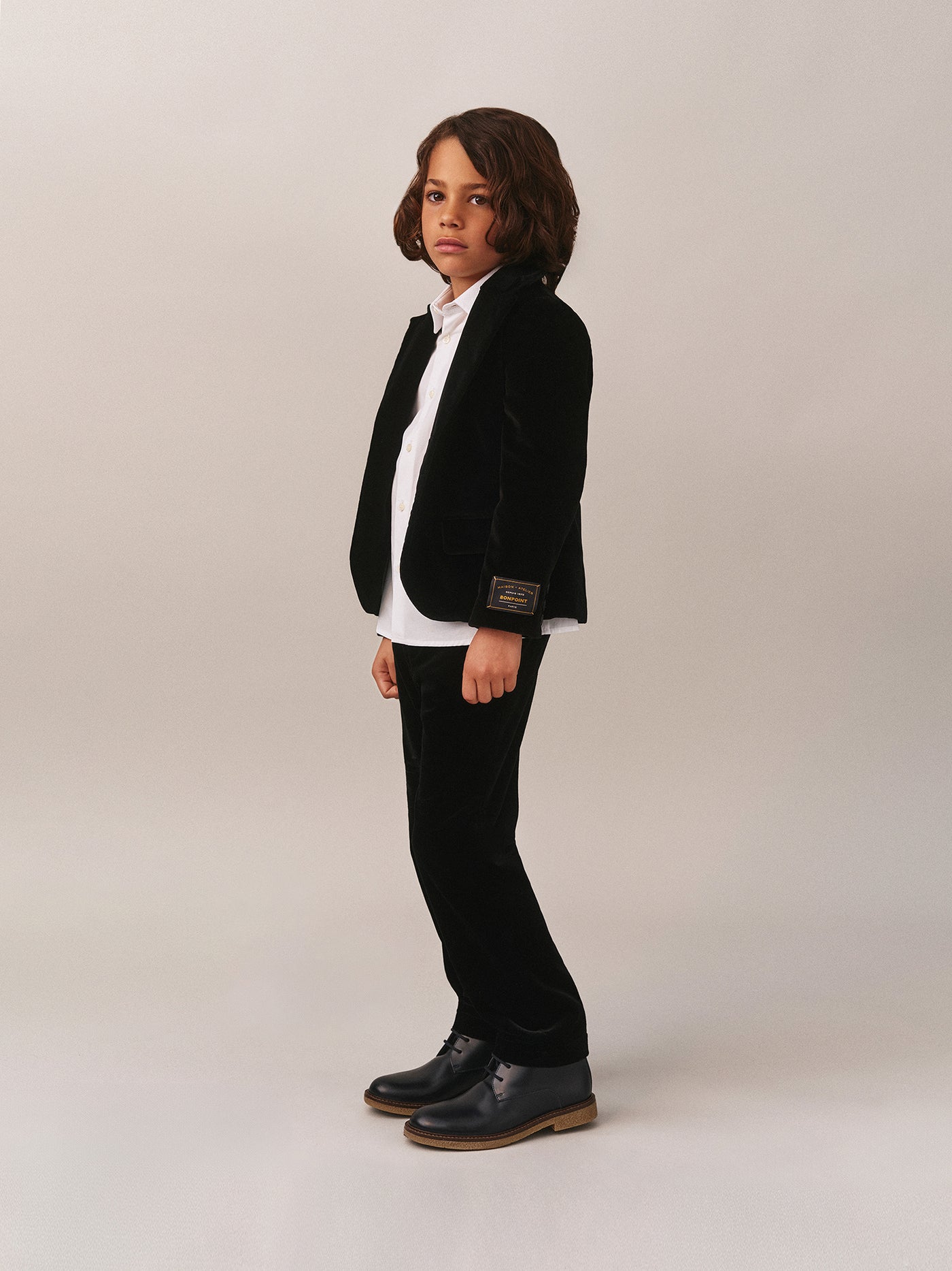 Look de niño invierno 2025 - Chaqueta de terciopelo