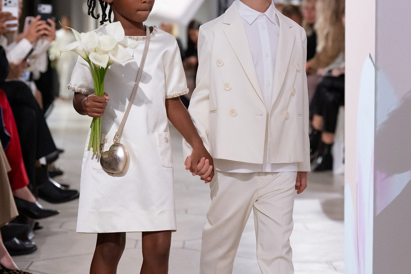 Abbigliamento formale per Bambina e Bambino estate 2026 - Abito in raso e tailleur