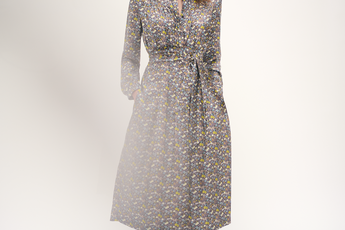 Invierno 2024 look con vestido Gentlewoman Liberty de mujer