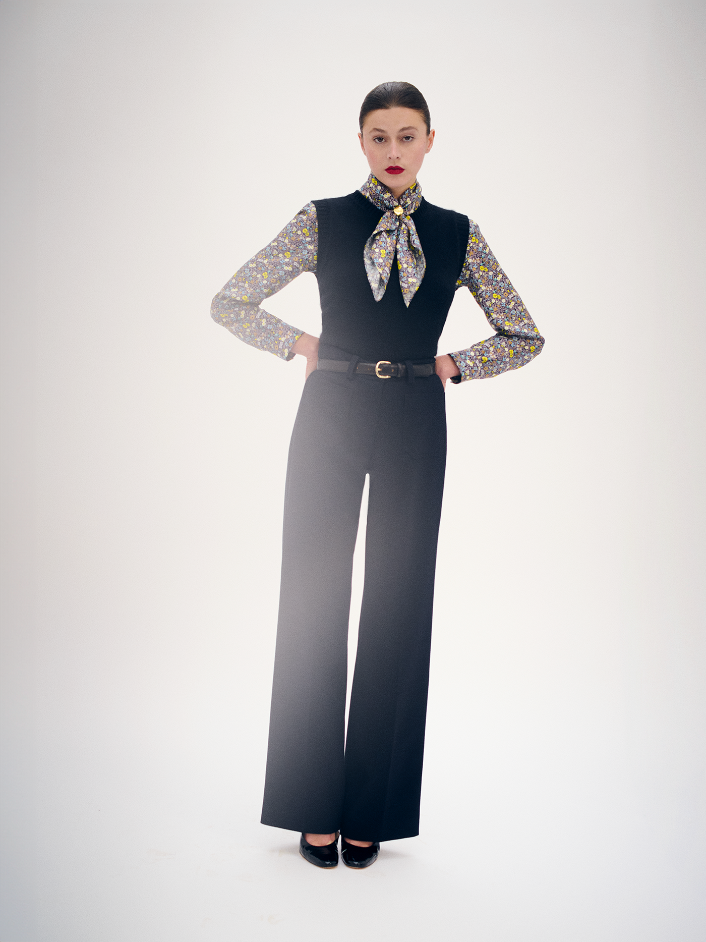 Invierno 2024 look con pantalón Gassman de mujer