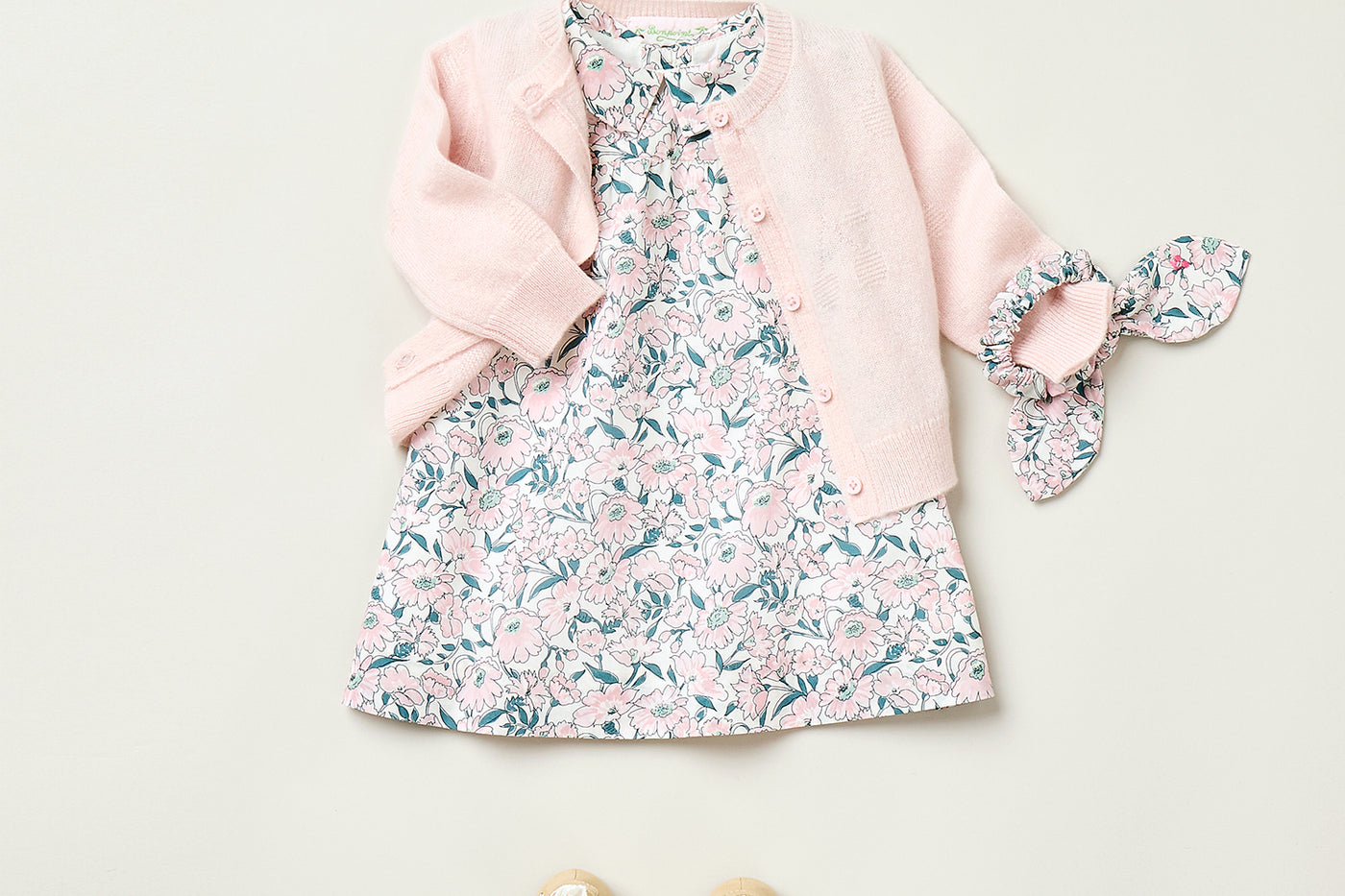 Verano 2025 Look de bebé niña - Vestido Liberty con cuello camisero