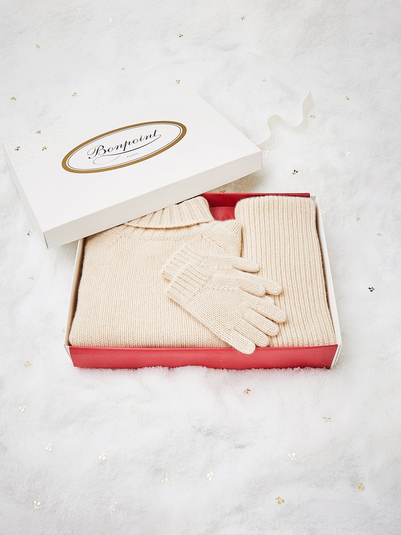Caja regalo de Navidad con jersey de cachemir y accesorios de niño 