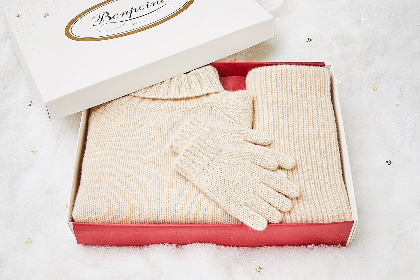 Caja regalo de Navidad con jersey de cachemir y accesorios de niño 