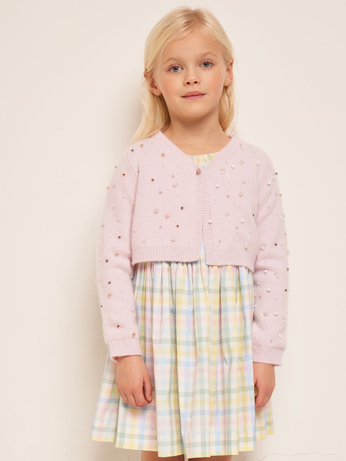 VERANO 2023 LOOK CON CÁRDIGAN CON CUENTAS DE NIÑA