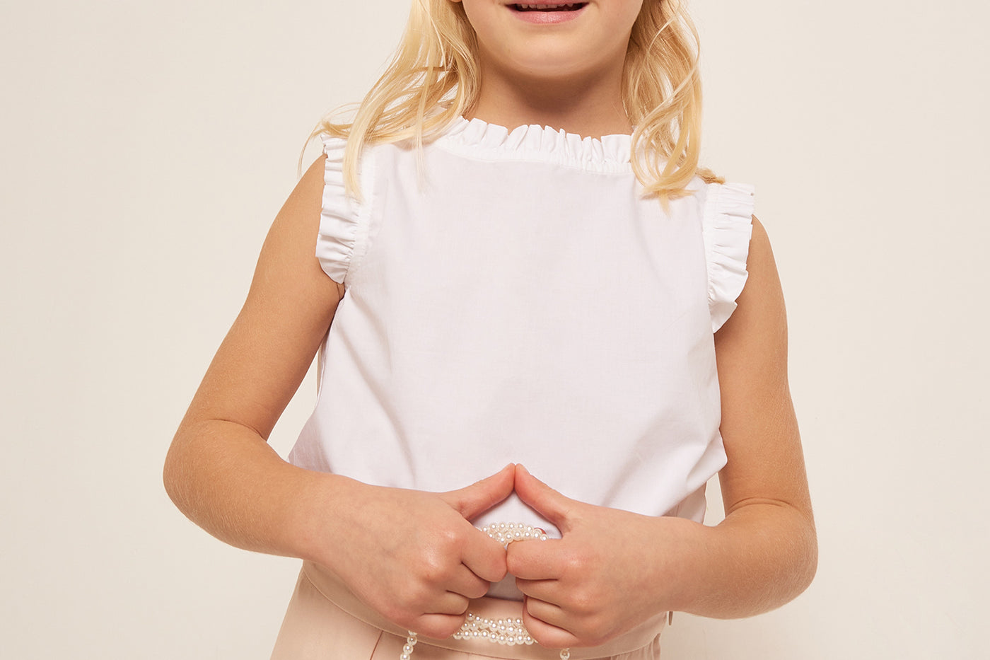 BLUSA BIANCA LOOK DA RAGAZZA ESTATE 2023