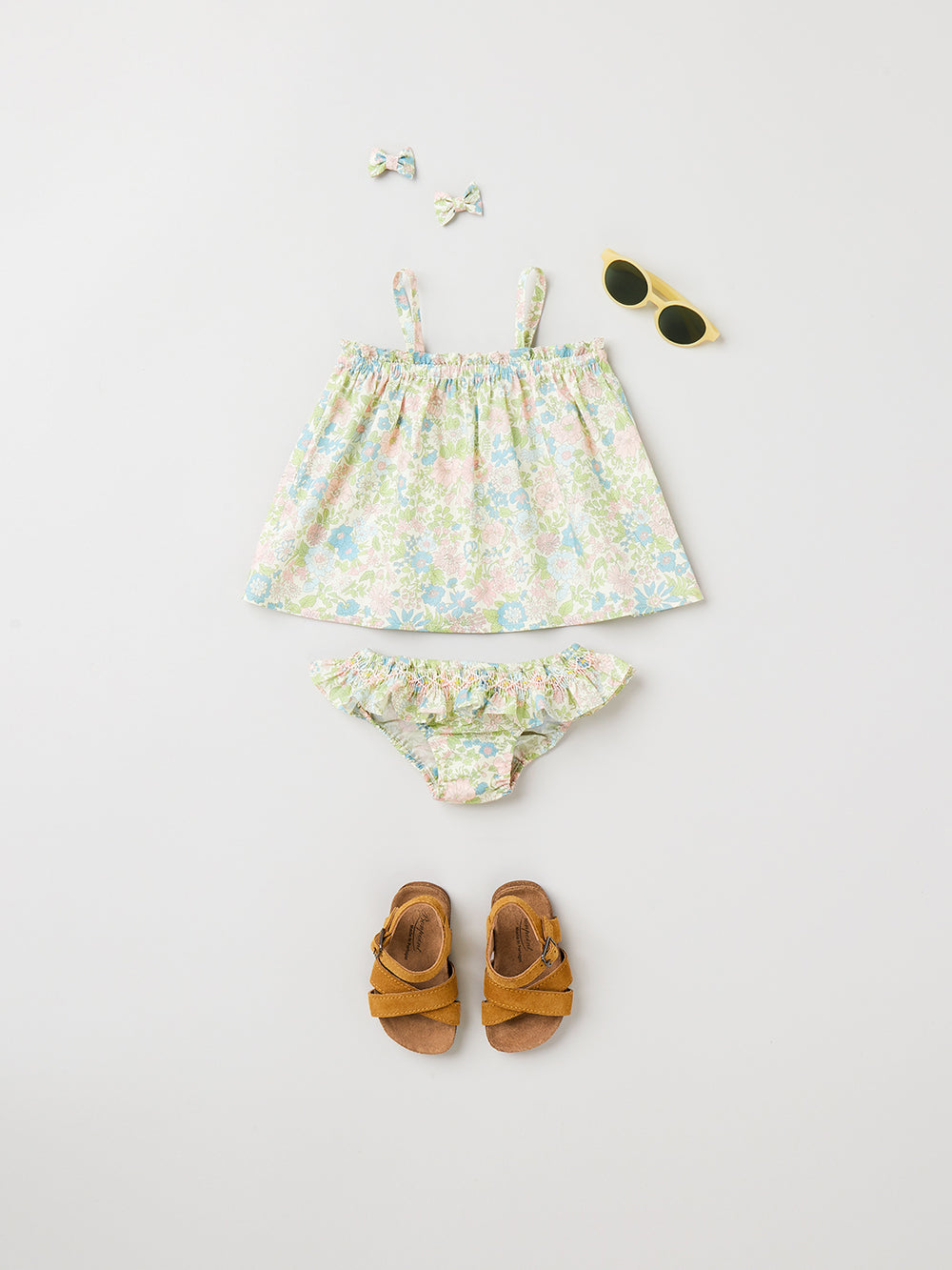 VERANO 2023 LOOK CON BLUSA ESTAMPADA DE BEBÉ NIÑA