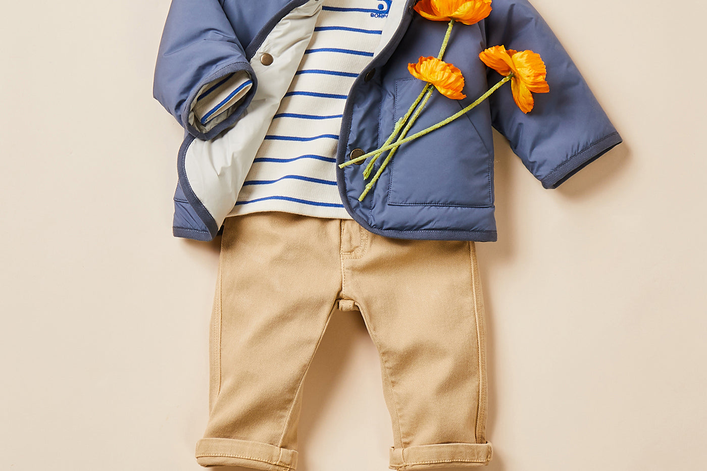 Verano 2024 look con chaqueta azul de bebé niño