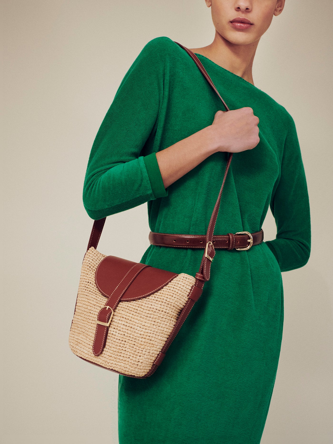 Damen Sommerlook 2025 Grünes Kleid