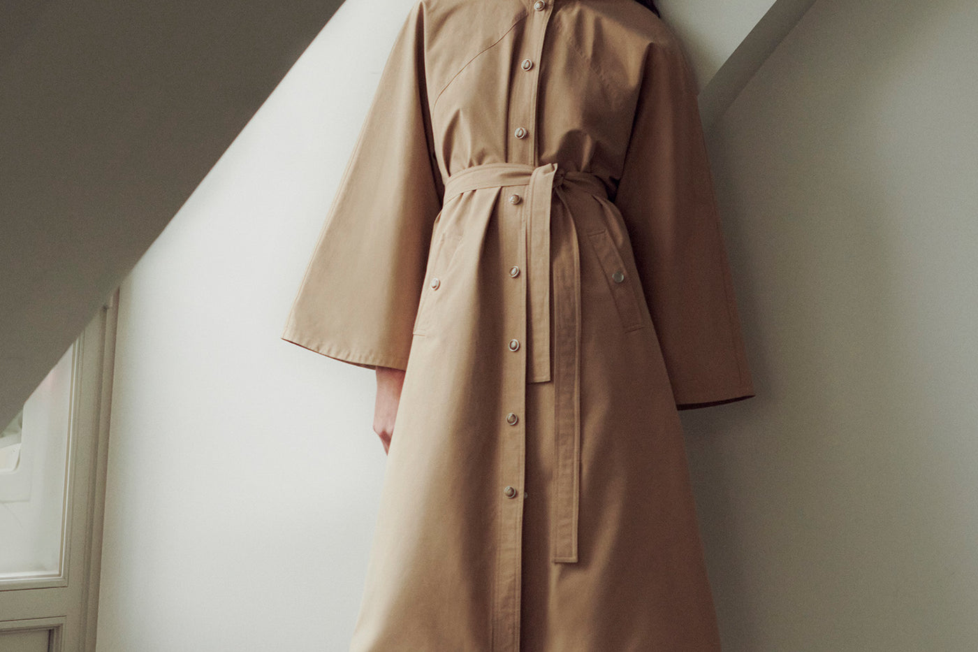 Women's summer look 2025 beige coat