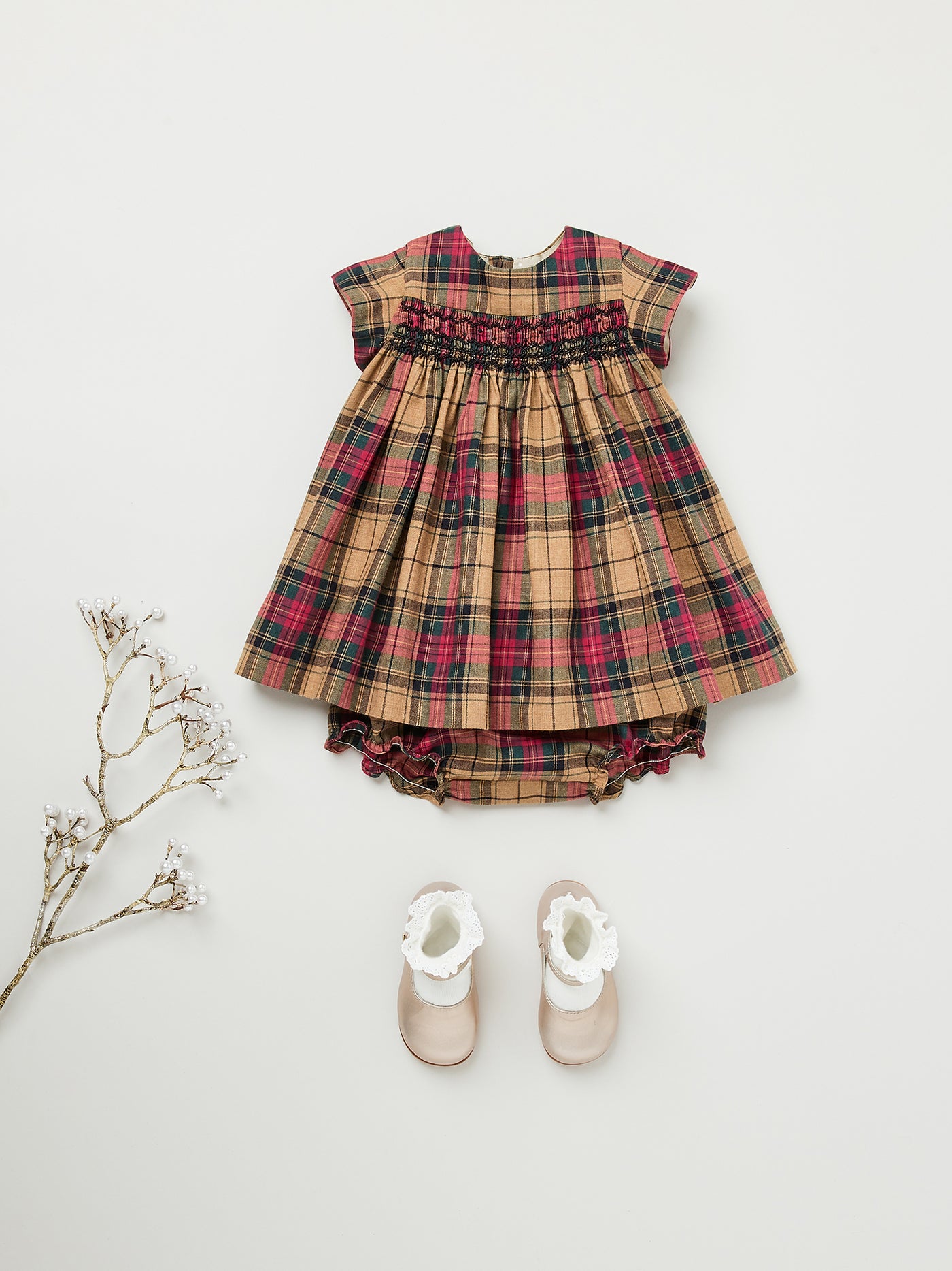 Baby girl winter 2023 checkered dress look Bonpoint Baby girl winter 2023 checkered dress look Bonpoint