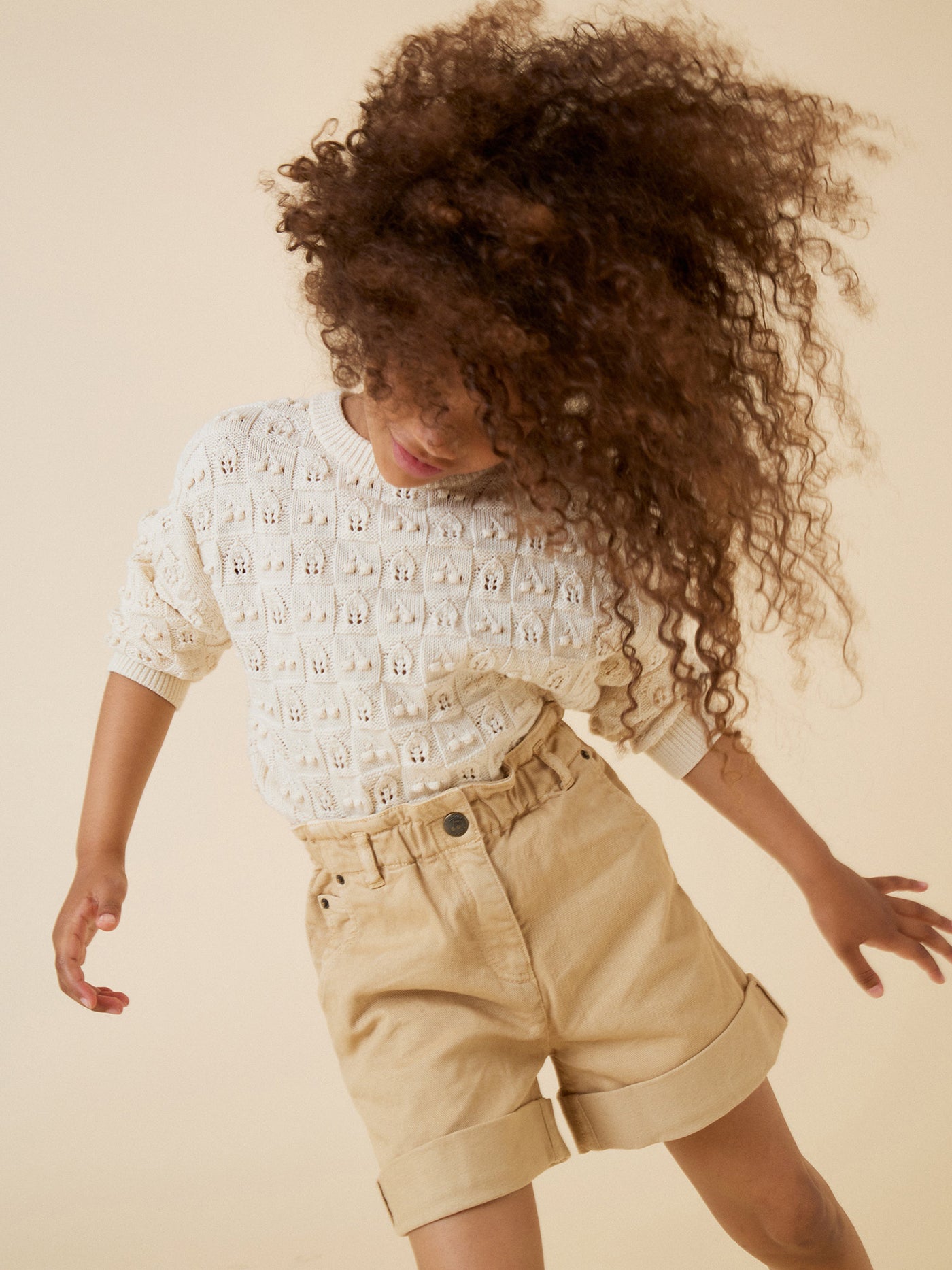 Summer 2024 girl's look round neck ecru sweater