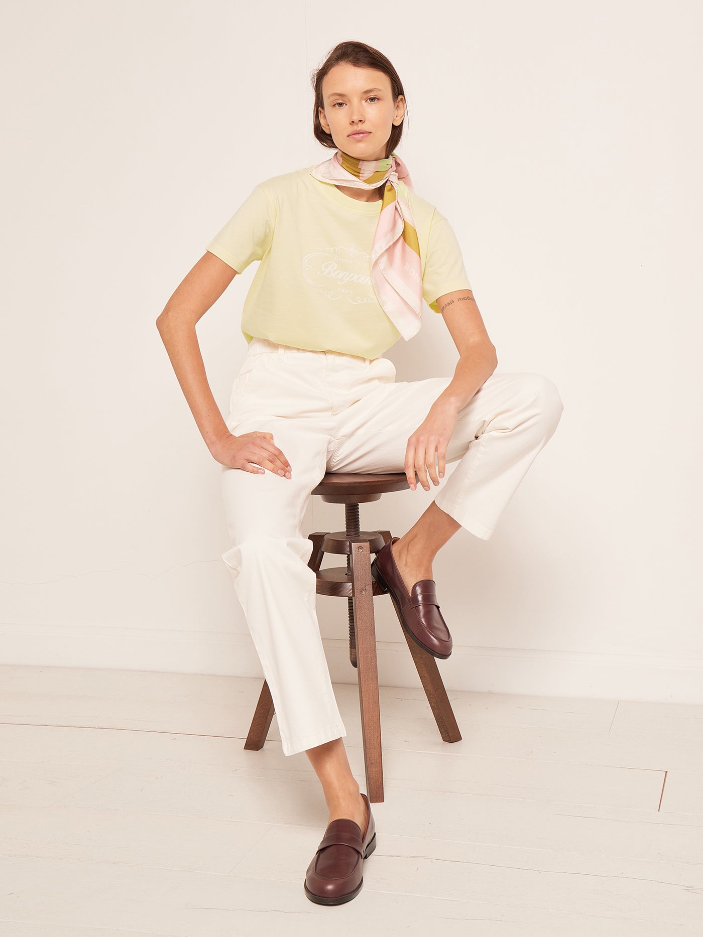 SUMMER 2023 WOMAN'S LOOK WHITE PANT