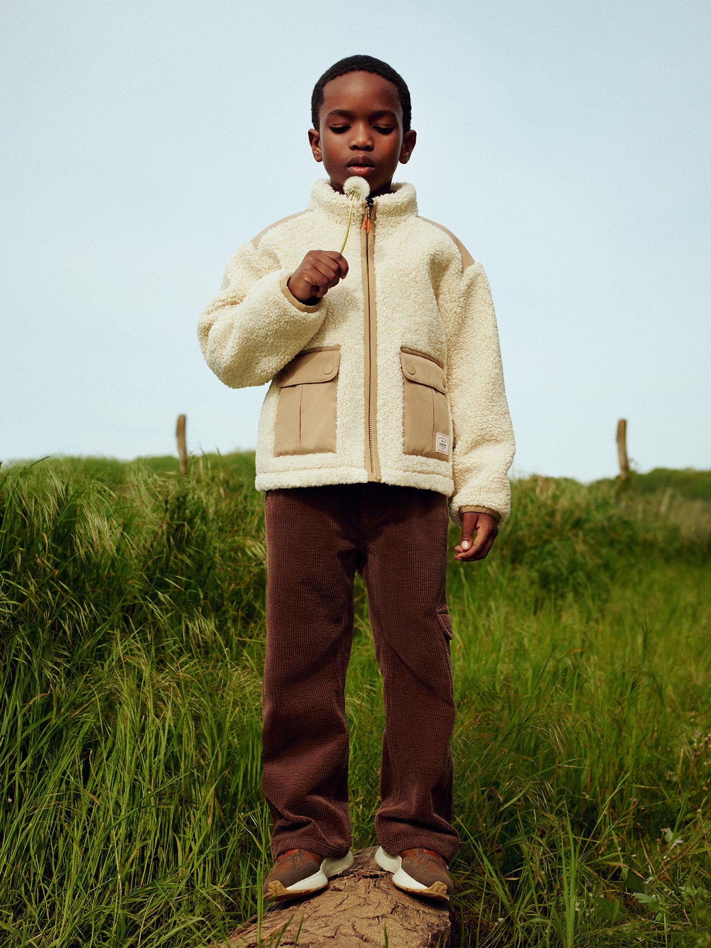 Jungen-Look Winter 2026 – Samt-Cargohosen