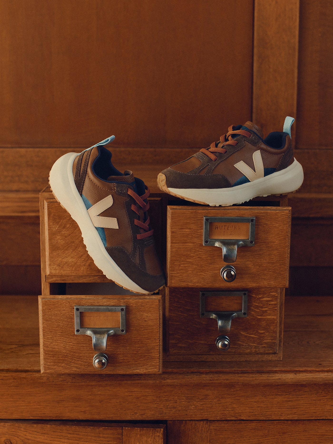 Bonpoint x Veja Canary Haselnuss Kindersneaker