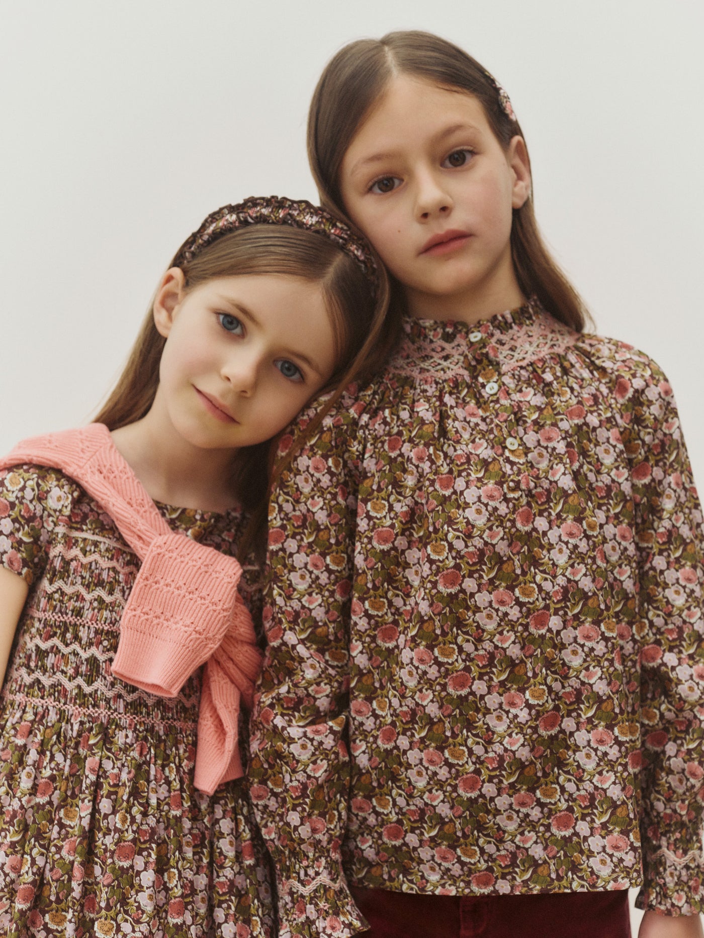 Pétale-Bluse aus Liberty-Stoff gesmokt und handbestickt Bio-Baumwolle