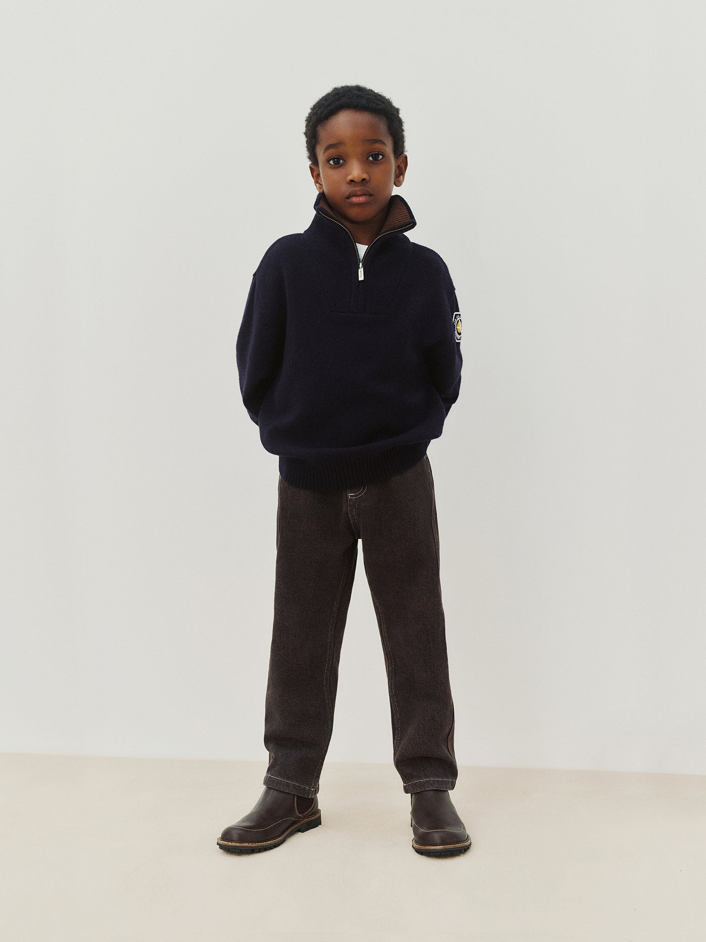 Jungen-Look Winter 2026 - Zweifarbiger Wollpullover