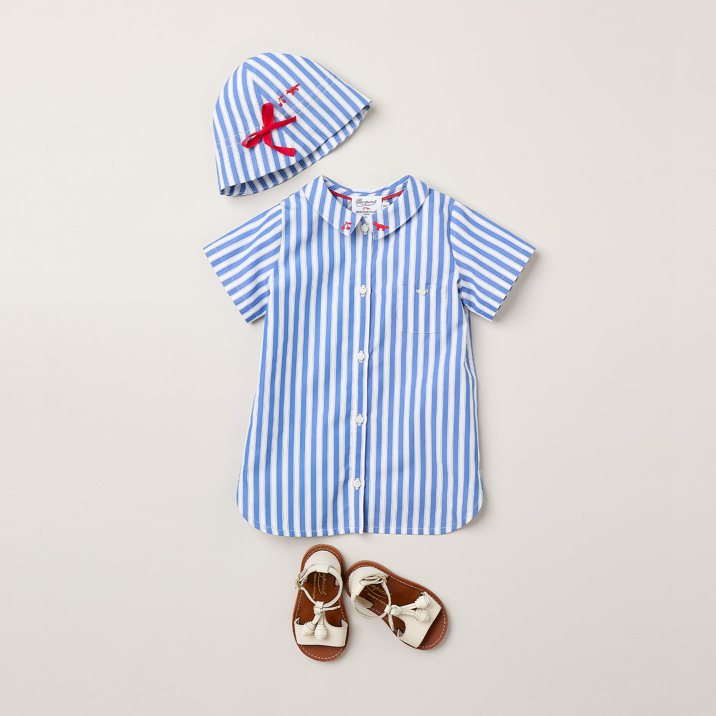 Bonpoint x Maison Kitsuné Baby-Mädchen-Look – Kleid aus Bio-Baumwolle mit besticktem Kragen